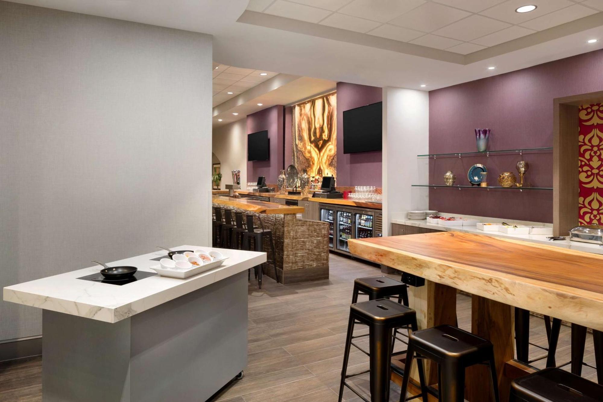 Hilton Fort Wayne At The Grand Wayne Convention Center (Adults Only) Exteriér fotografie