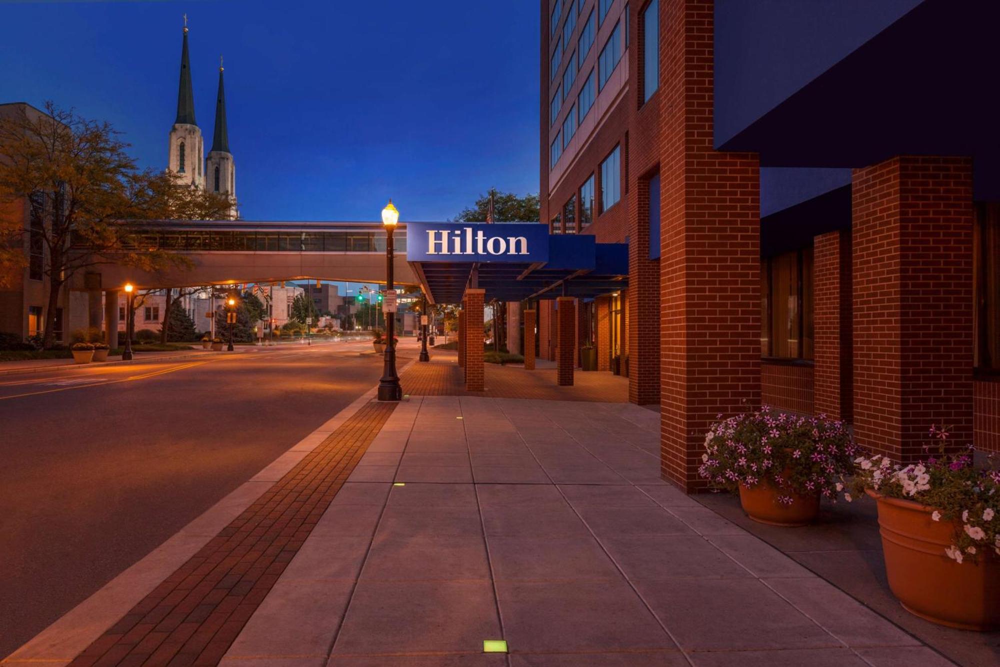 Hilton Fort Wayne At The Grand Wayne Convention Center (Adults Only) Exteriér fotografie