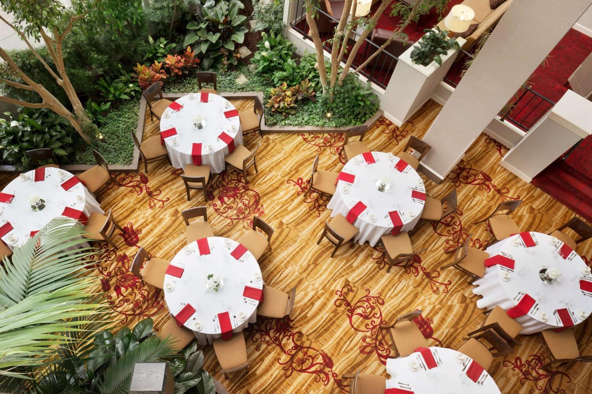 Hilton Fort Wayne At The Grand Wayne Convention Center (Adults Only) Exteriér fotografie