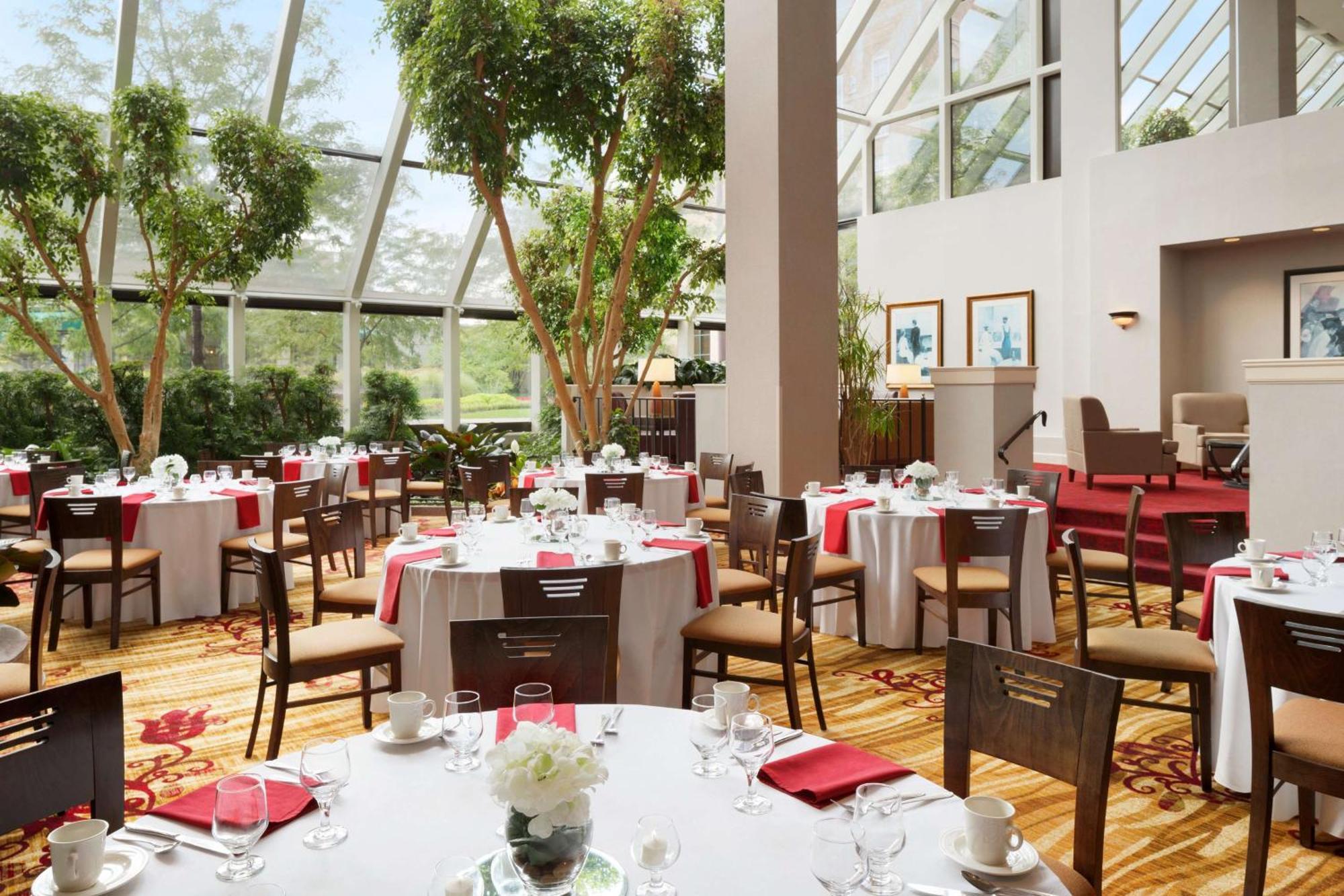 Hilton Fort Wayne At The Grand Wayne Convention Center (Adults Only) Exteriér fotografie