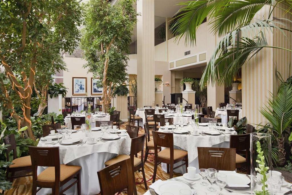 Hilton Fort Wayne At The Grand Wayne Convention Center (Adults Only) Restaurace fotografie